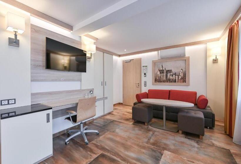 اتاق لوکس چهار تخته, Ludwigs