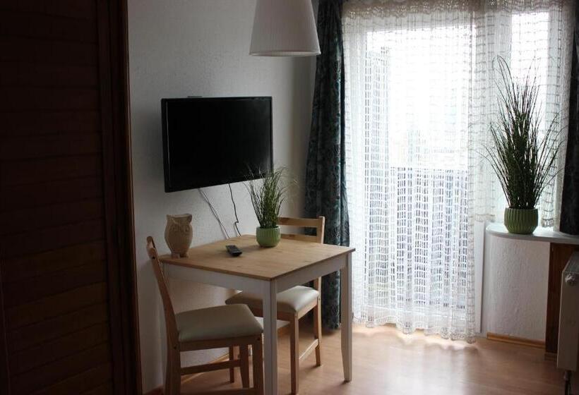 标准三人间, Pension Sonneneck