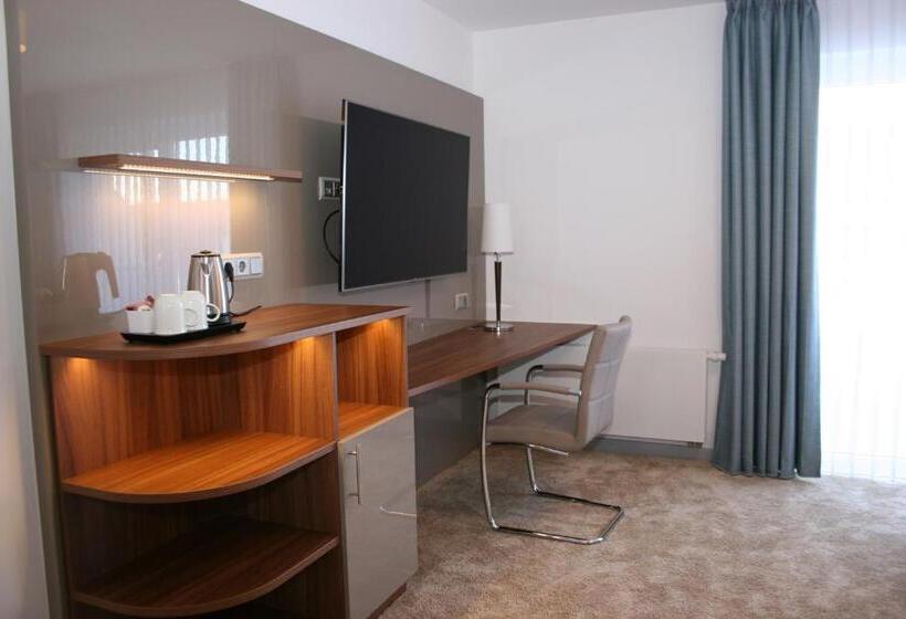 带阳台套房, Petersen