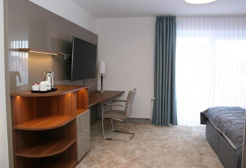 带阳台套房, Petersen