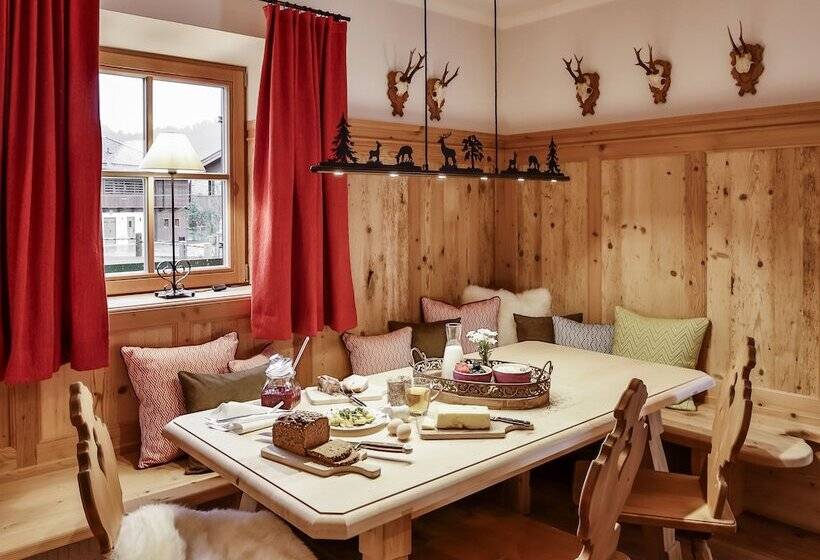 Люкс, Relais & Châteaux Gut Steinbach Hotel Chalets Spa