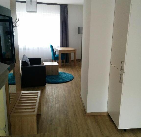 스탠다드 스튜디오, Stadtvilla Central