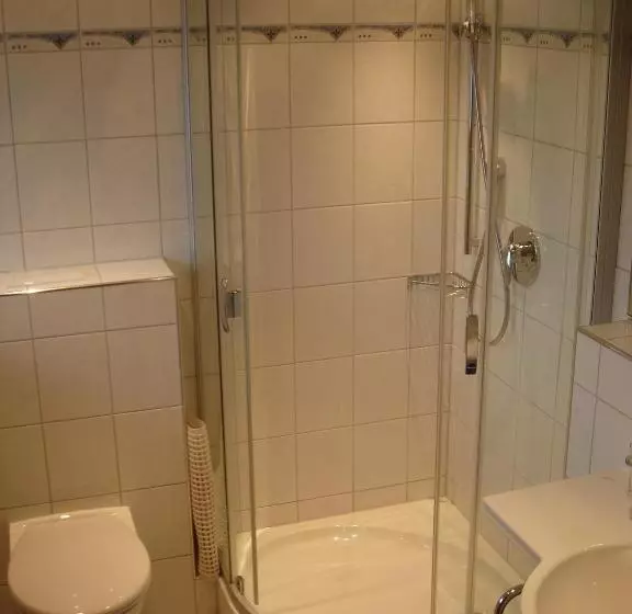 Standard Kolmen Hengen Huone, Waldschlösschen