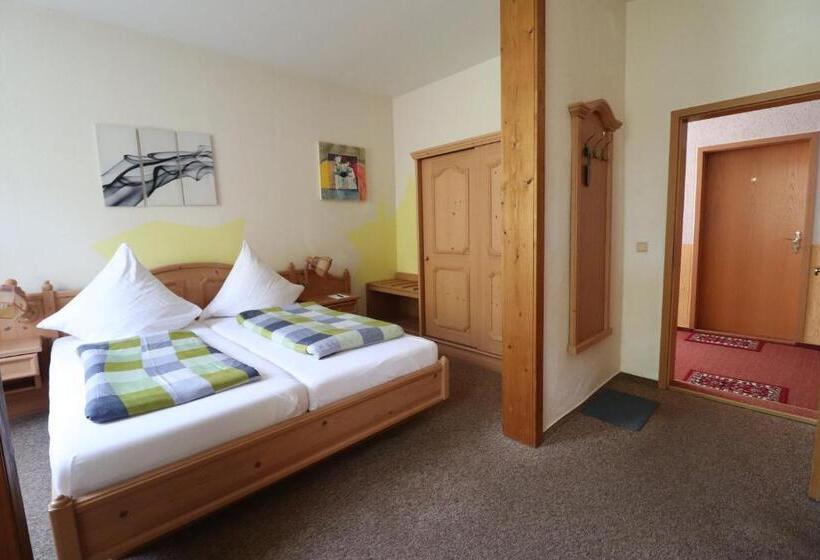 스탠다드 룸, Weißes Roß