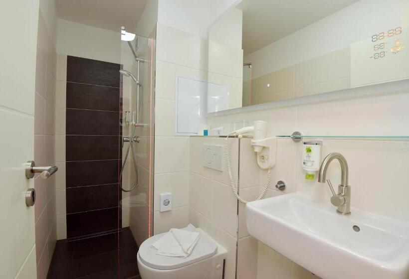 标准间, Zum Gründle