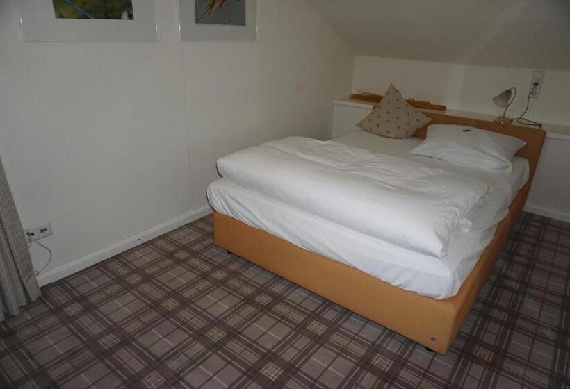 Quarto Basic Cama Casal, Landgasthof Lauterhausle