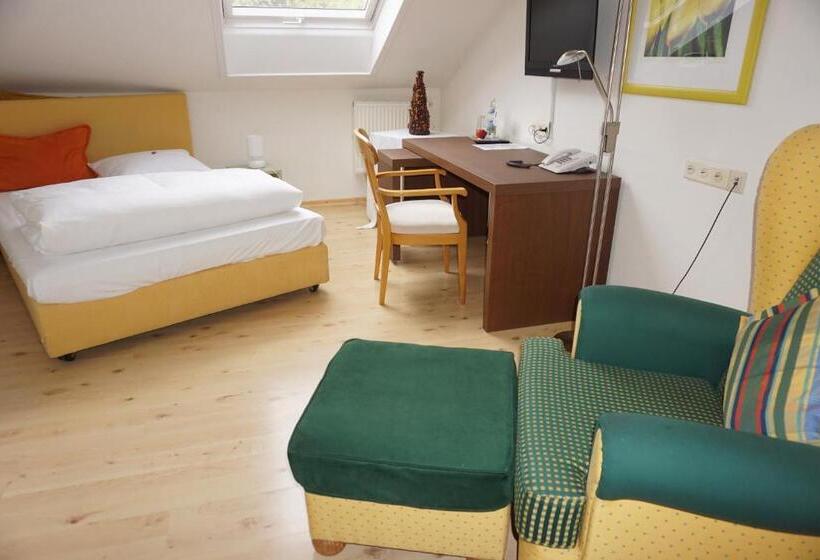 Quarto Basic Cama Casal, Landgasthof Lauterhausle