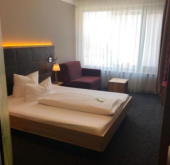 标准单人间, Linde