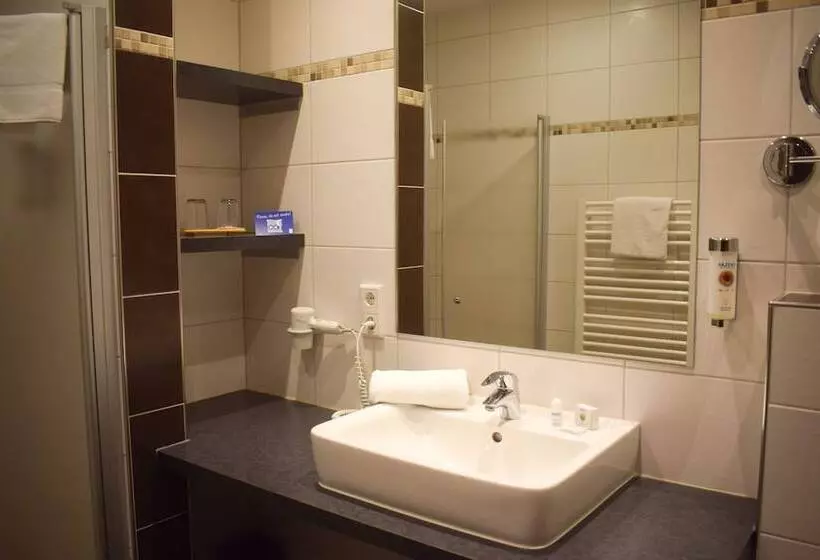 コンフォートルーム, Akzent Hotel Jonathan