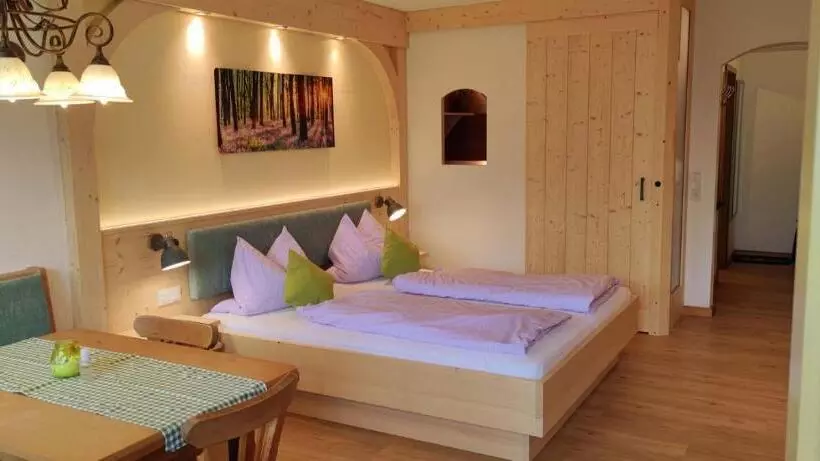 اتاق استاندارد چهار تخته, Pension Berghof