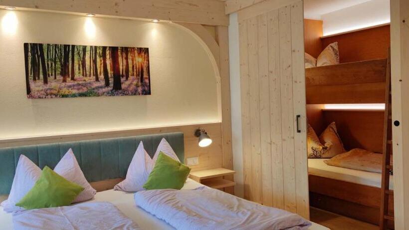 スタンダード４人部屋, Pension Berghof