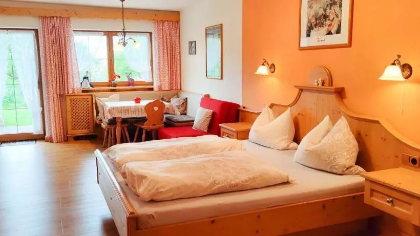 اتاق استاندارد سه نفره, Pension Berghof
