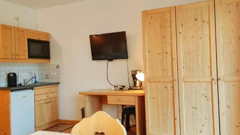 اتاق استاندارد سه نفره, Pension Berghof