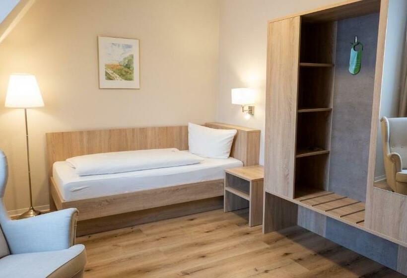 标准单人间, Pension Sellent