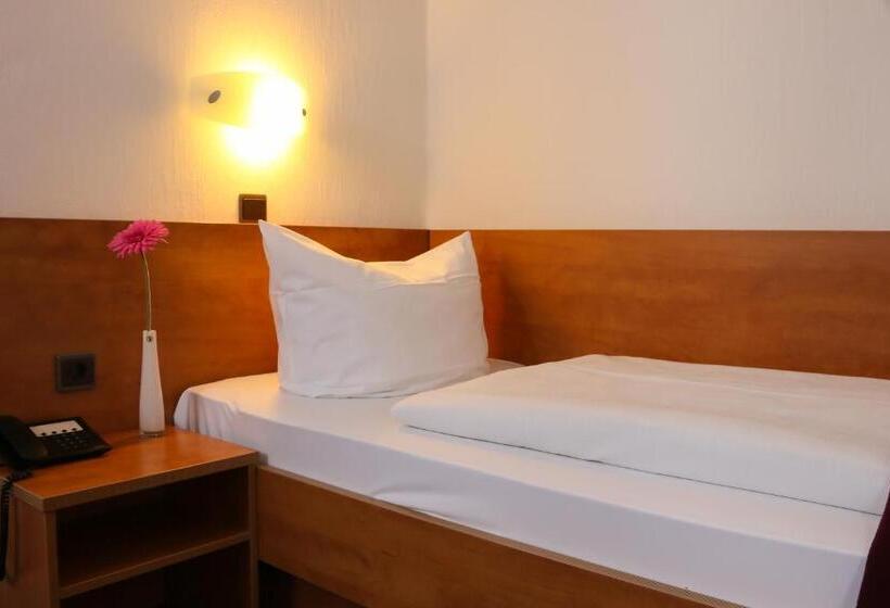 اتاق استاندارد یک نفره, City Hotel Journal