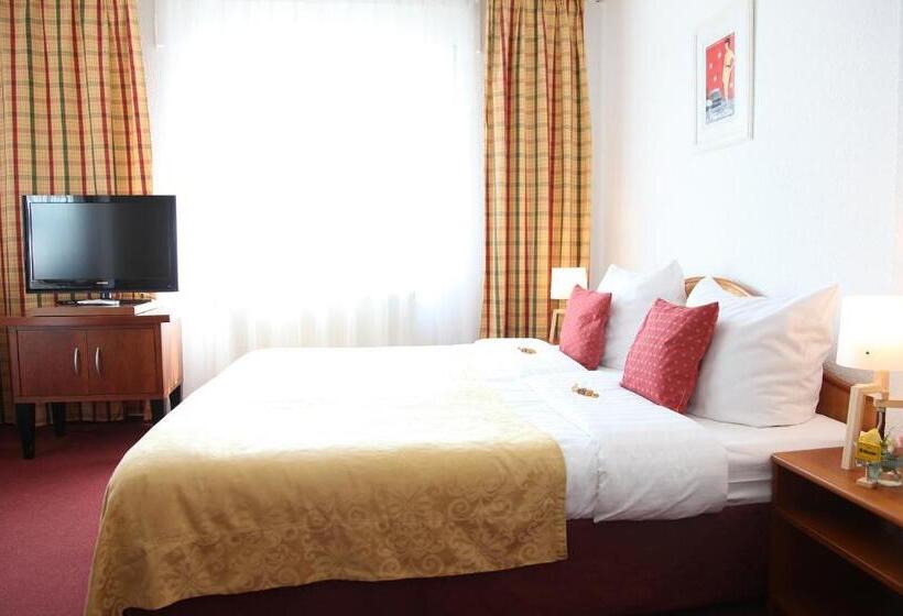 اتاق استاندارد سه نفره, Cityhotel Amadeus