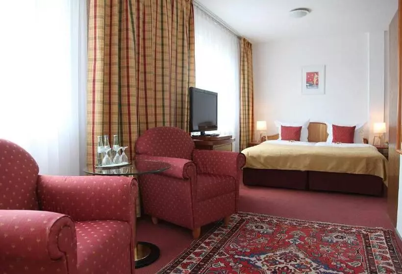 اتاق استاندارد سه نفره, Cityhotel Amadeus