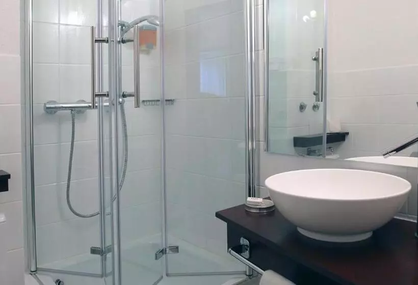اتاق استاندارد سه نفره, Cityhotel Amadeus