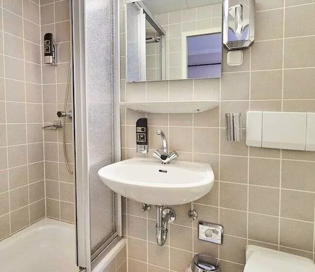 Standard Yhden Hengen Huone, Harzhotel Güntersberge