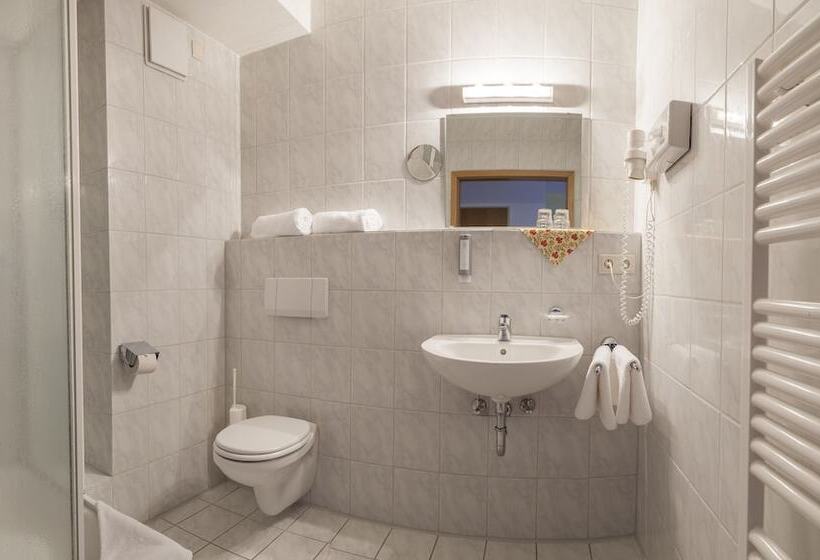 ファミリールーム, Ahornhof