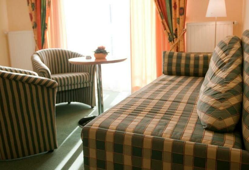 Standard Single Room, Am Waldbad