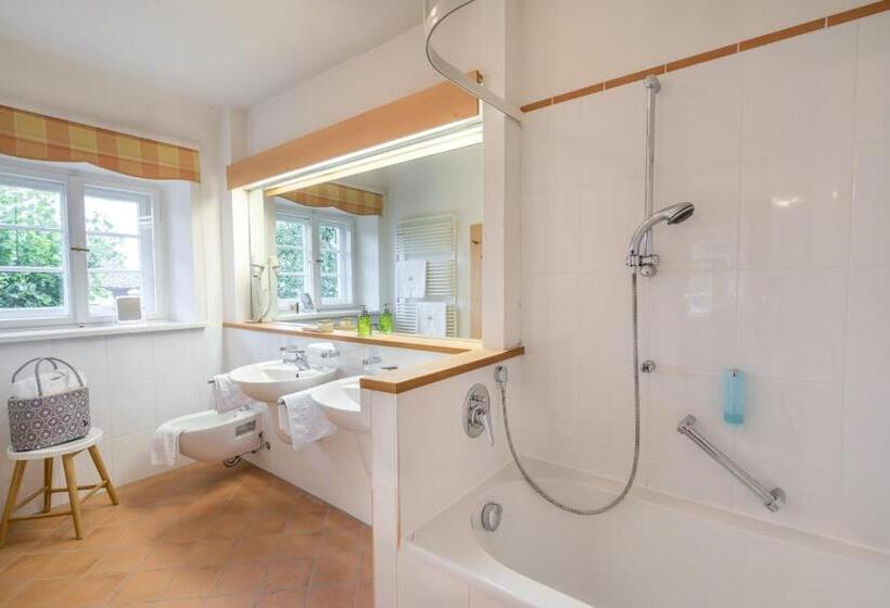 سوییت جونیور, Geldernhaus Hotel Garni