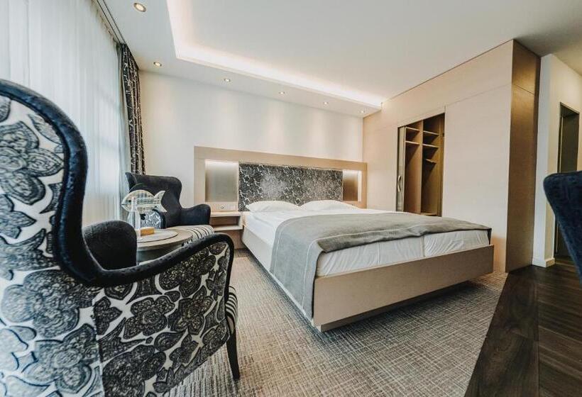 Номер Deluxe с Балконом, Graf Bentinck