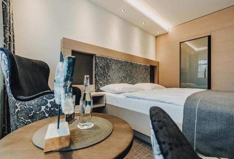 Номер Deluxe с Балконом, Graf Bentinck