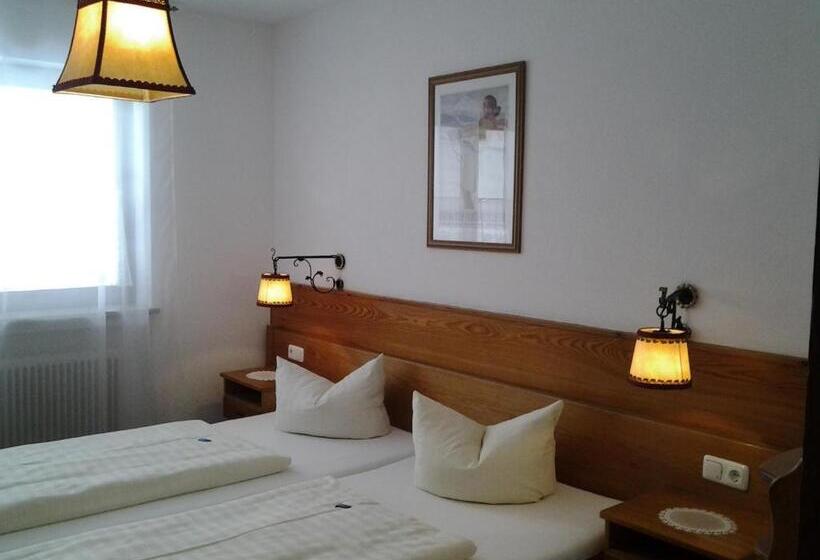 דירת חדר, Haus Florian