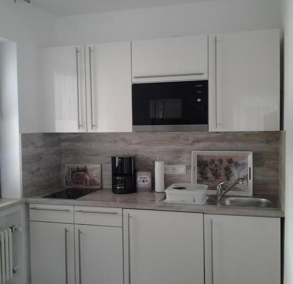 דירת חדר, Haus Florian