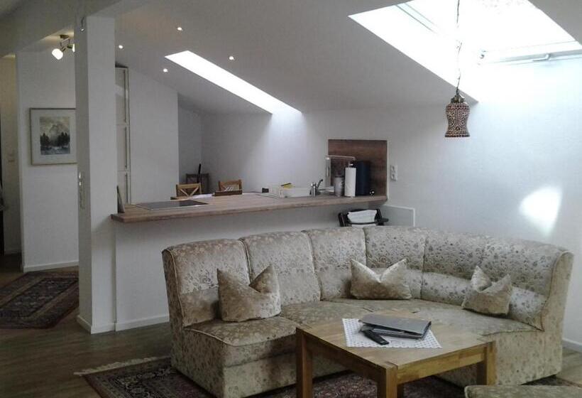 דירת חדר בסיסית, Haus Florian