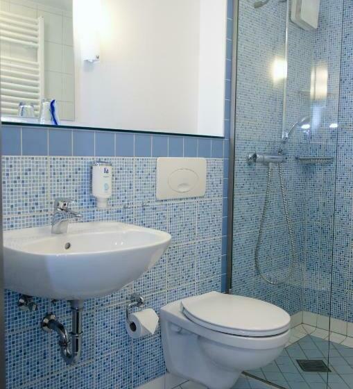 اتاق استاندارد یک نفره, In Via