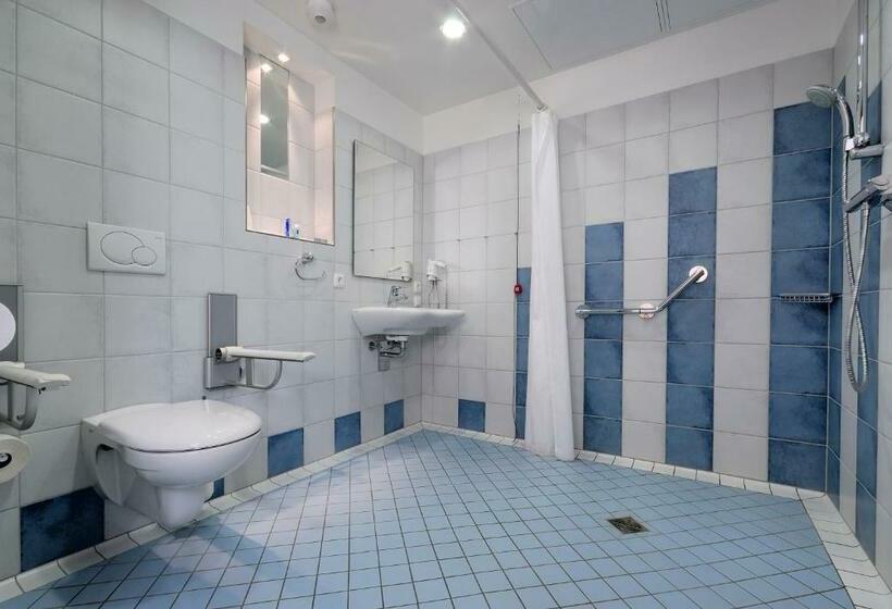 اتاق استاندارد یک نفره, In Via