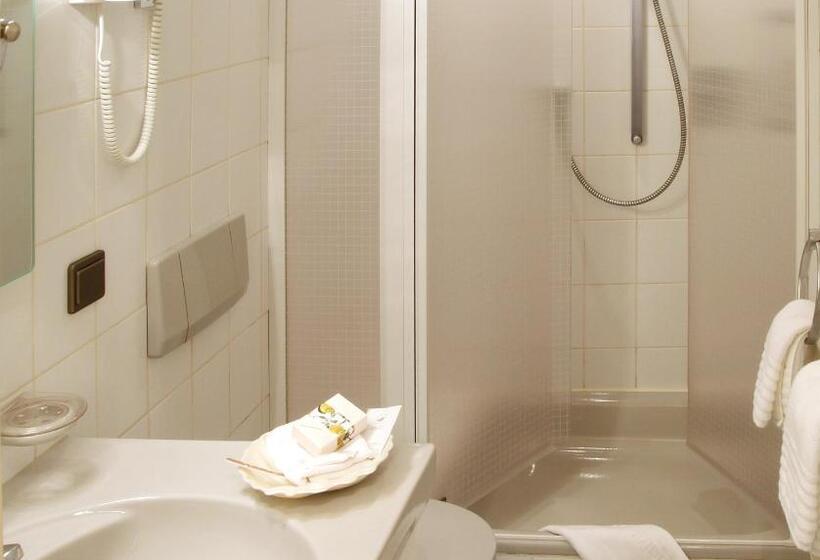 标准单人间, Rüters Park