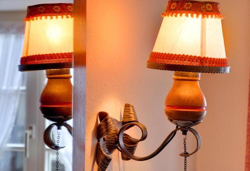 스탠다드 룸, Schwalenberger Malkasten