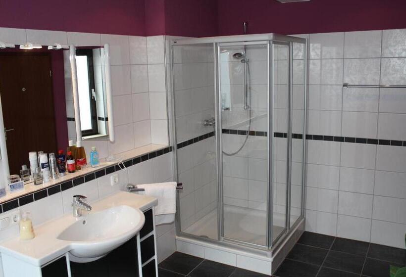 스탠다드 트리플 룸, Zum Kühlen Grunde