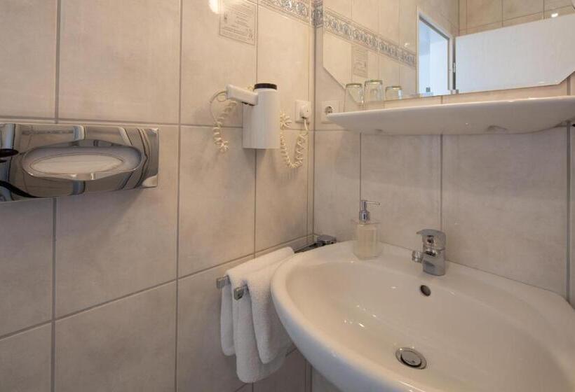 اتاق استاندارد, Zur Davert