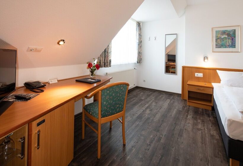 اتاق استاندارد یک نفره, Zur Davert