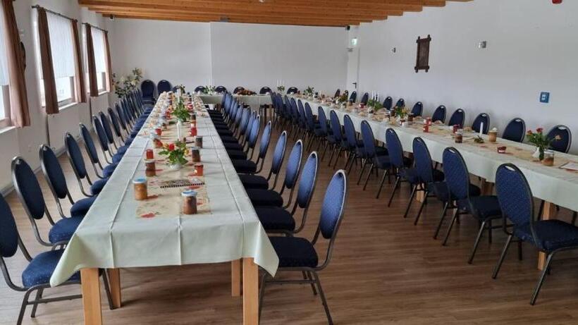 Номер Стандарт, Zur Krone