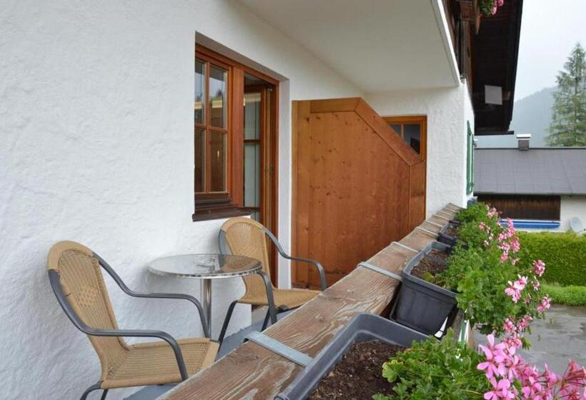 Номер Стандарт с Балконом, Gästehaus Bühler