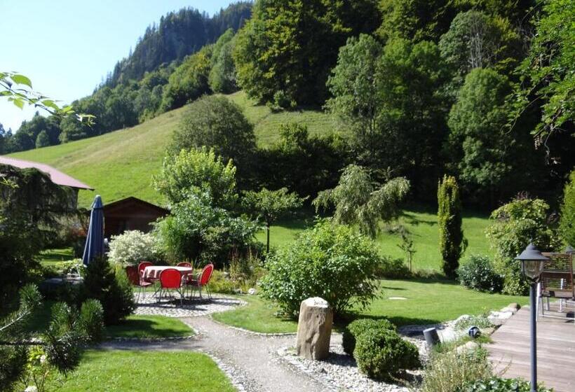 Номер Стандарт с Балконом, Gästehaus Bühler