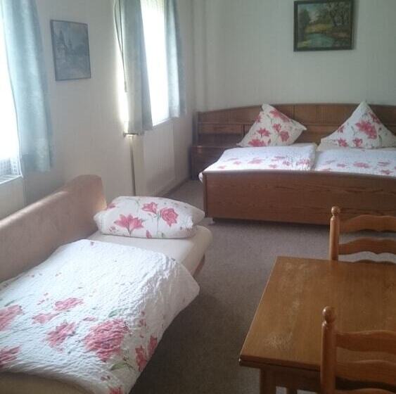 スタンダードトリプルルーム, Haus Waldfrieden