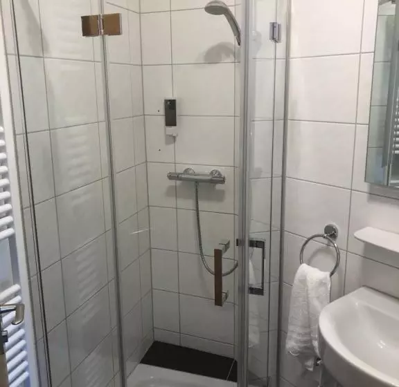 Standard Kolmen Hengen Huone, Schlossstuben