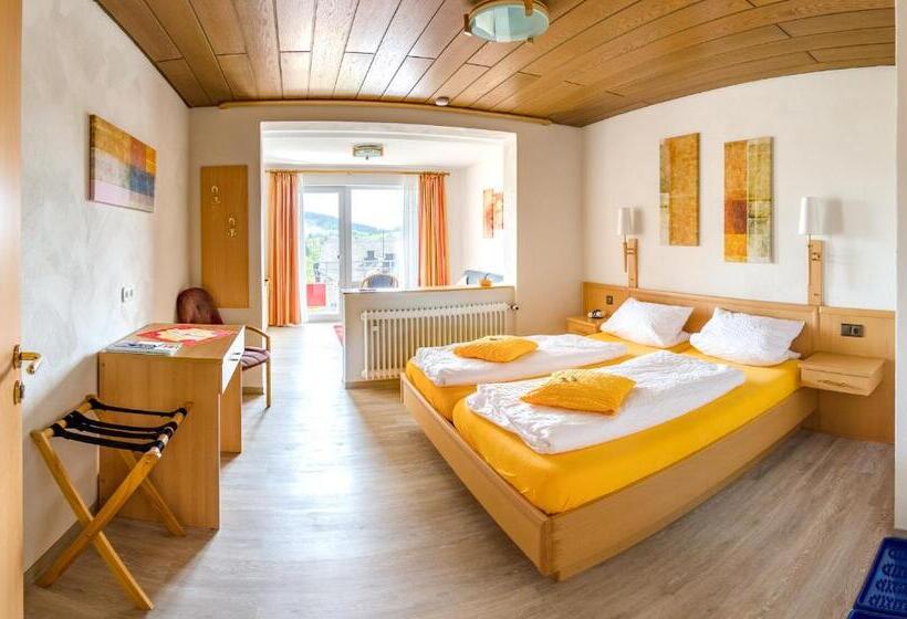 חדר דלוקס לשלושה, Schröder S Hotelpension