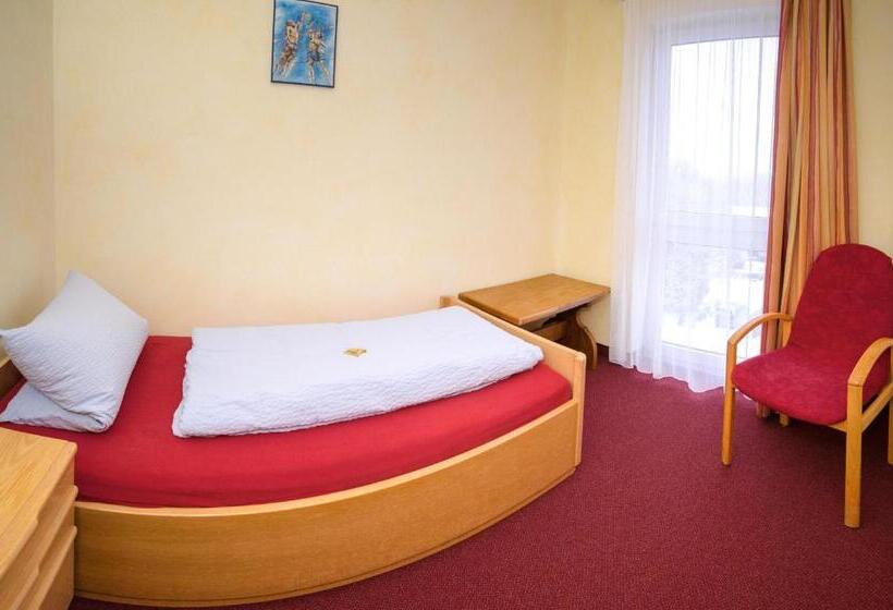 חדר דלוקס לשלושה, Schröder S Hotelpension