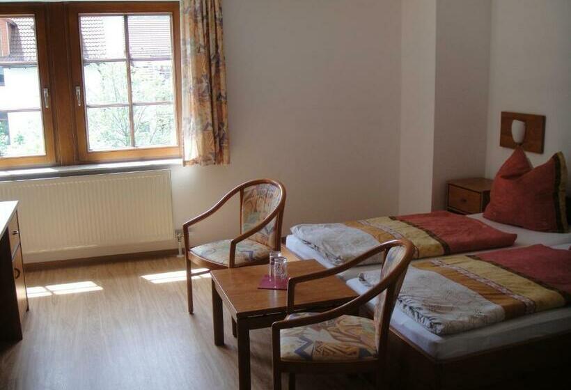 スタンダードルーム, An Der Linde