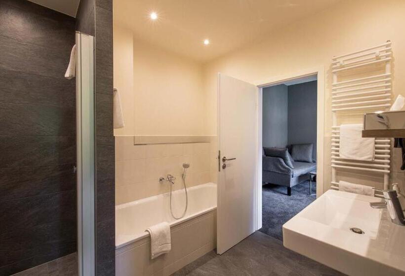 חדר סופריור, Deutschherrenhof