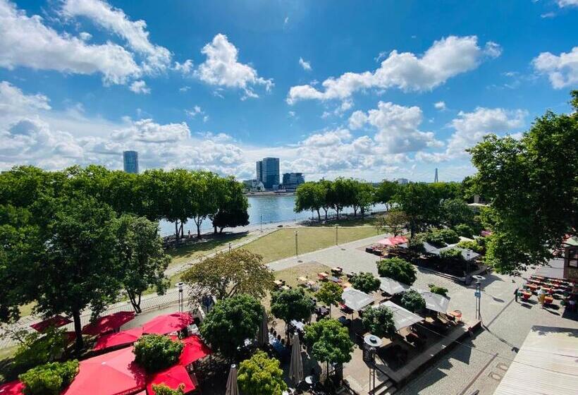 스탠다드 룸 강 전망, Drei Kronen