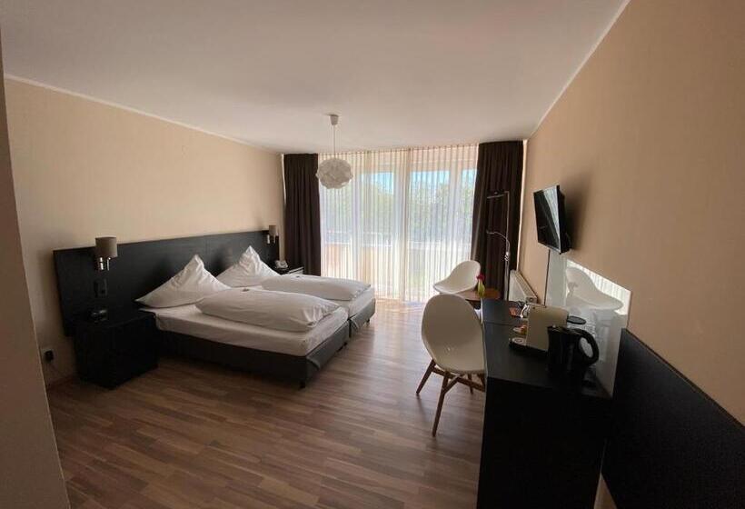 스탠다드 룸 강 전망, Drei Kronen