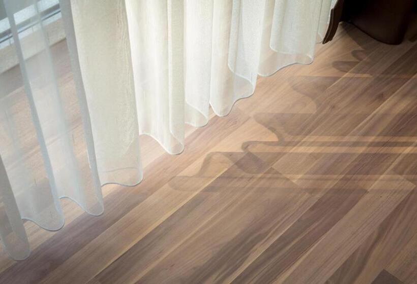 스탠다드 룸 강 전망, Drei Kronen